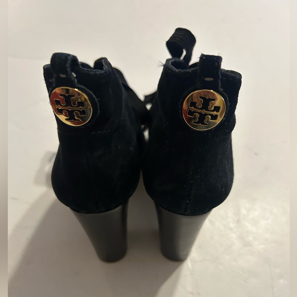 Tory Burch Black Lace Up suede ankle Boots size 8.5 - Picture 2 of 6